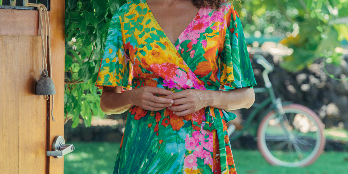 authentic aloha hawaiian shirts & hawaiian dresses made in hawaii Atoll Blue Maxi Hawaiian Dress with Hibiscus Print