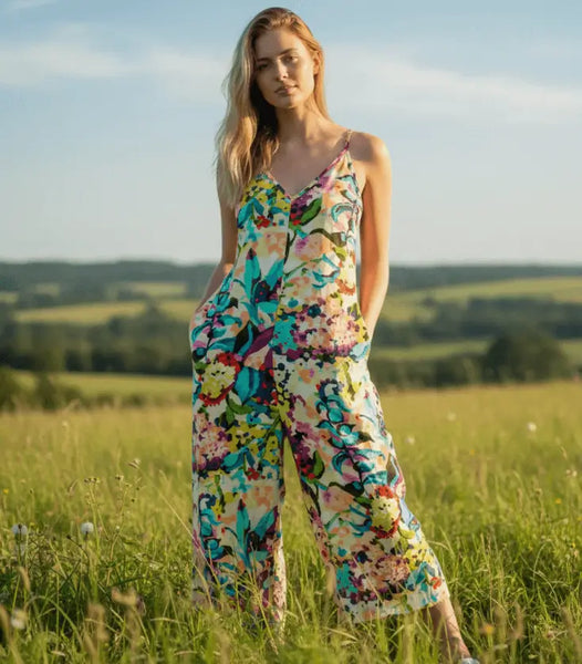 Effortless Elegance: The Appeal of Jumpsuits in Hawaiian Prints