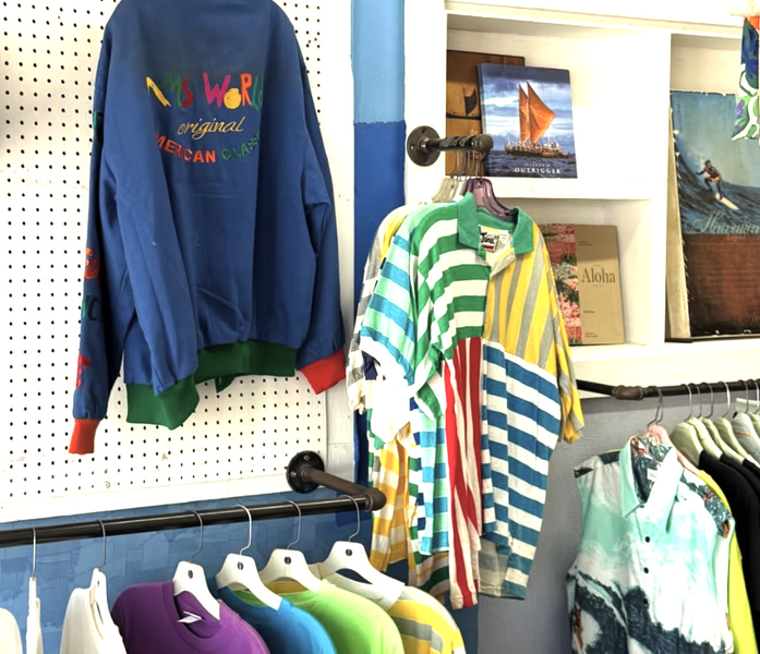 Style chic et estival à l'aéroport&nbsp;: comment voyager à Hawaï avec confort et élégance