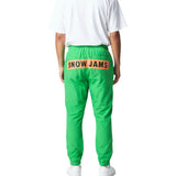 Pantalones de chándal verdes con cinturilla 'SNOW JAMS' sobre fondo blanco