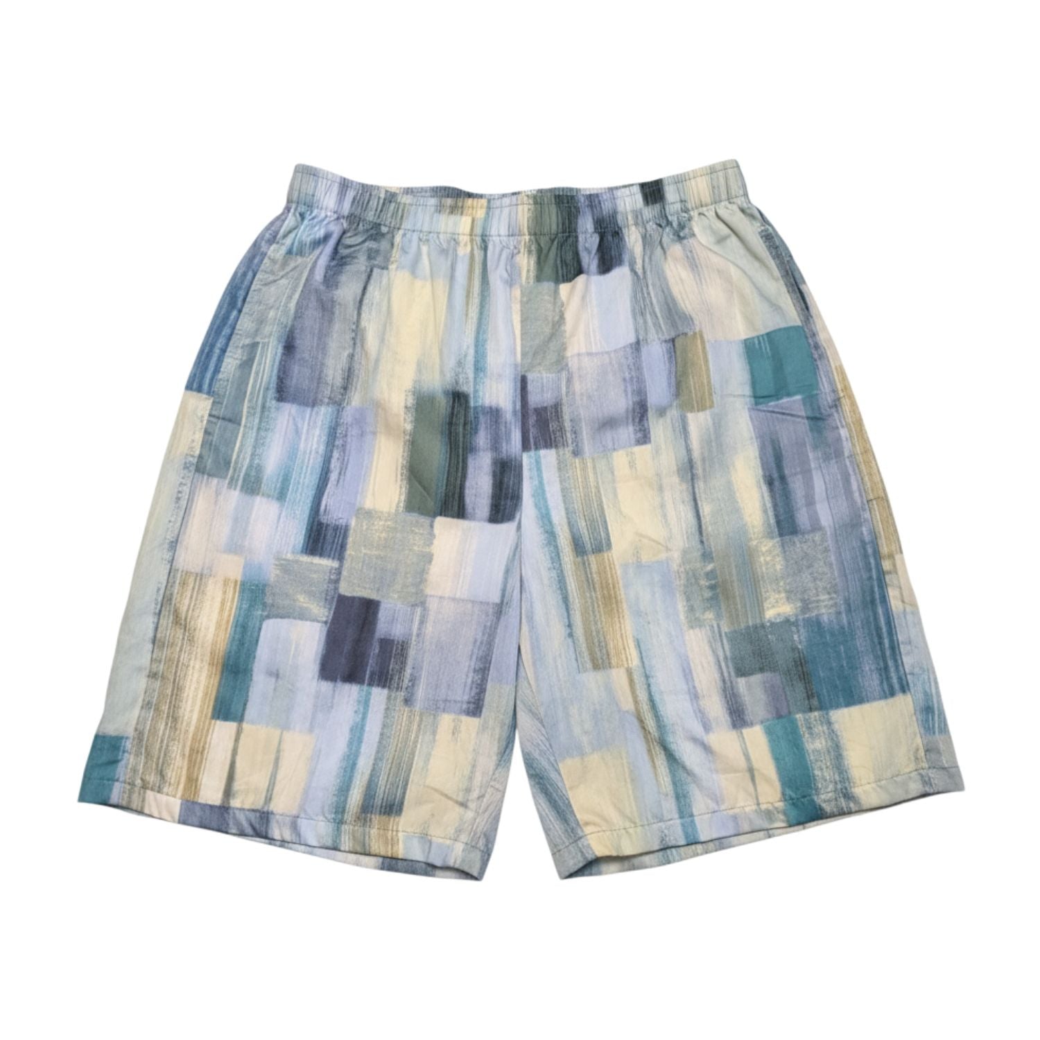 Pantalones cortos a cuadros con estampado azul, verde y beige sobre fondo blanco